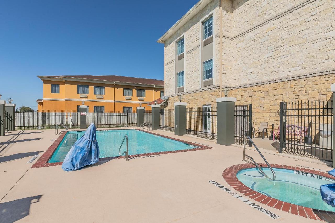 Hotel La Quinta By Wyndham Granbury Zewnętrze zdjęcie