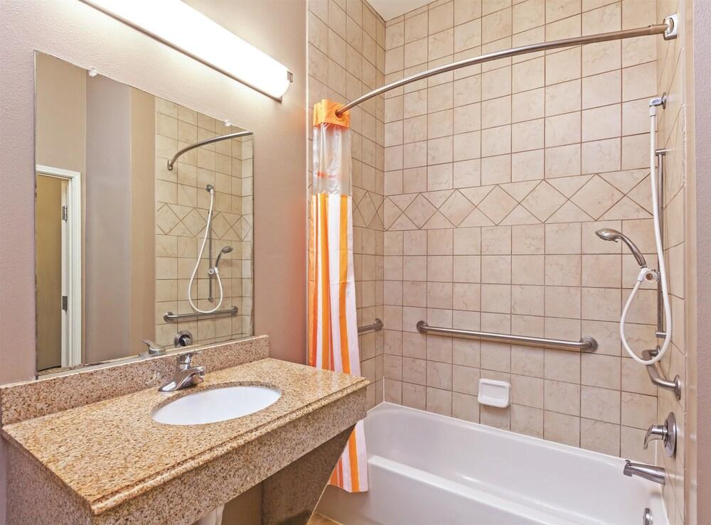 Hotel La Quinta By Wyndham Granbury Zewnętrze zdjęcie